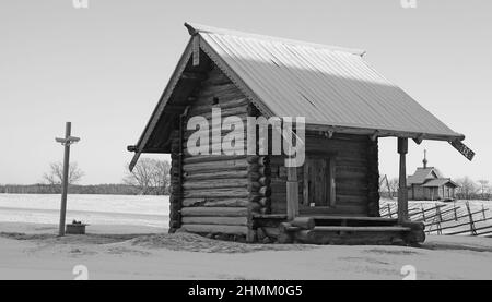 Altes Holzkloster auf der Insel Kizhi. Russland, Karelien. Winter Stockfoto