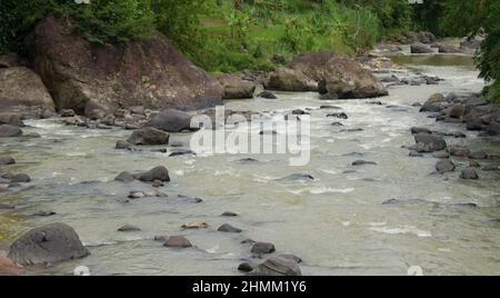 10. Februar 2022, Bogor, West-java, indonesien: Cikaniki River, Das sich in der Nähe der Minen von ANTAM, Pongkor, West Java befindet (Bildquelle: © Denny Pohan/ZUMA Press Wire) Stockfoto