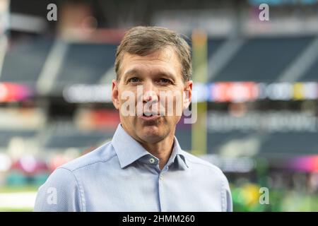 Inglewood, USA. 10th. Februar 2022. Dr. Allen Sills, Chief Medical Officer von NFL, erläutert die Verfahren für Verletzungen und Gehirnerschütterungen im Vorfeld des Super Bowl LVI im SoFi Stadium in Inglewood. Im Stadion südlich von Los Angeles spielen die Los Angeles Rams die Cincinnati Bengals für die NFL-Meisterschaft. Quelle: Maximilian Haupt/dpa/Alamy Live News Stockfoto