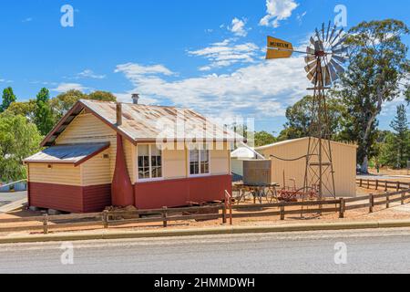 Das alte Kulikup Schulgebäude befindet sich jetzt im Boyup Brook District Pioneer Museum, Boyup Brook, Western Australia, Australien Stockfoto