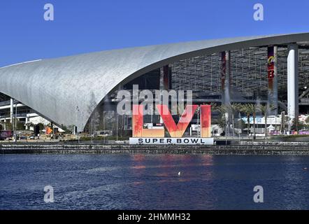 Inglewood, Usa. 11th. Februar 2022. Das Sofi Stadium ist am Donnerstag, den 10. Februar 2022, in Inglewood California zu sehen. Der LVI Super Bowl ist für den Sonntag im Veranstaltungsort geplant. Foto von Jim Ruymen/UPI Credit: UPI/Alamy Live News Stockfoto