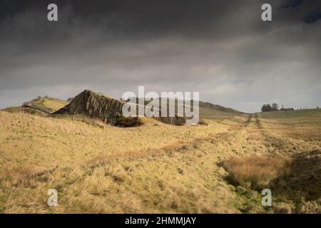 Das Vallum in der Nähe der Hadrianmauer in Northumberland, Großbritannien Stockfoto