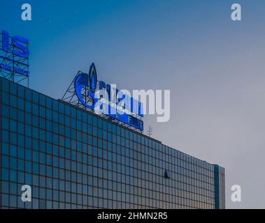 BELGRAD, SERBIEN - Juli 21 2019: Das russische Gasunternehmen Gazprom hat ein großes Zeichen für ein Gebäude in Belgrad, Serbien, gesetzt Stockfoto