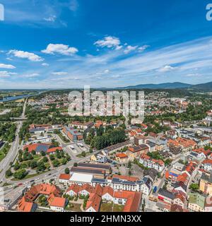Luftaufnahme nach Deggendorf an der Donau in Niederbayern Stockfoto