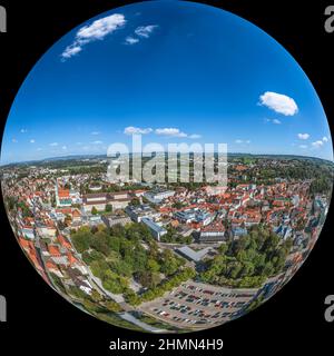 Luftaufnahme nach Kempten - Zentralstadt des Allgäu und eine der ältesten Städte Deutschlands. Stockfoto