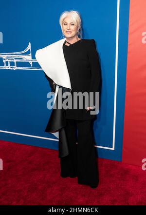 New York, Usa. 10th. Februar 2022. Deborra-Lee Furness nimmt an der Eröffnungsnacht von „The Music man“ am Broadway im Winter Garden Theatre Teil (Foto: Lev Radin/Pacific Press) Quelle: Pacific Press Media Production Corp./Alamy Live News Stockfoto