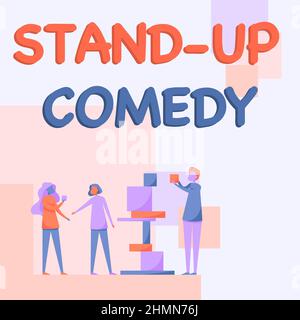 Konzeptionelle Darstellung Stand Up Comedy. Geschäftsansatz Comedian beim Sprechen vor dem Live-Publikum drei Kollegen stehen und helfen jedem Stockfoto