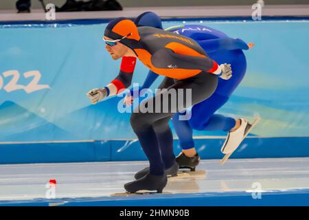 Peking, Hebei, China. 11th. Februar 2022. Patrick ROEST (NED) gewinnt die Silbermedaille beim Eisschnelllauf-Event 10000m während der Olympischen Winterspiele 2022 in Peking, Hebei, China. (Bild: © Walter G. Arce Sr./ZUMA Press Wire) Bild: ZUMA Press, Inc./Alamy Live News Stockfoto