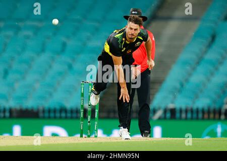 Sydney, Australien. 11th. Februar 2022. Marcus Stoinis von Australien bowls während des International T20 Match zwischen Australien und Sri Lanka am Sydney Cricket Ground, Sydney, Australien, am 11. Februar 2022. Foto von Peter Dovgan. Nur zur redaktionellen Verwendung, Lizenz für kommerzielle Nutzung erforderlich. Keine Verwendung bei Wetten, Spielen oder Veröffentlichungen einzelner Clubs/Vereine/Spieler. Kredit: UK Sports Pics Ltd/Alamy Live Nachrichten Stockfoto