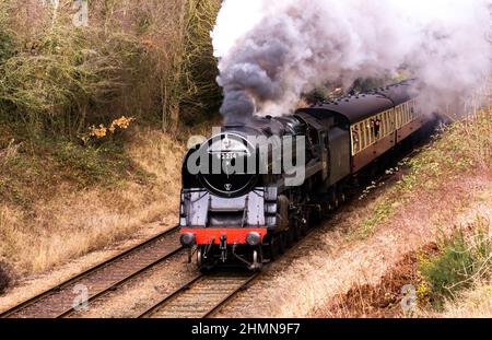 Von Loughborough aus fährt ein Personenzug mit Dampfzug nach Quorn Stockfoto