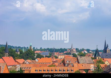 Blick auf die Dächer der Altstadt von Quedlinburg, Sachsen-Anhalt, Deutschland. Stockfoto