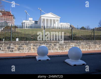 RICHMOND, VA – 17. Januar 2021: Das Virginia State Capitol ist in Richmond zu sehen. Stockfoto