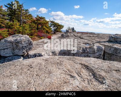 Herbstansicht der Shawanagunk Mountains, New Paltz, NJ USA. The Gunks. Stockfoto