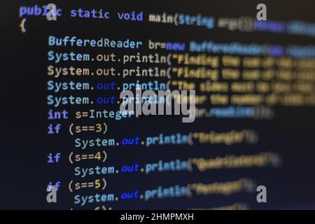 Programmiercode auf einem Bildschirm. Stockfoto