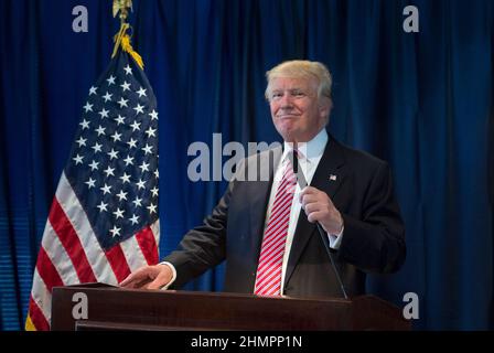 Austin, Texas, USA. 23rd August 2016. Austin, Texas 23. August 2016: Der republikanische Präsidentschaftskandidat DONALD TRUMP bringt seinen unkonventionellen Wahlkampf nach Texas mit einem Swing durch das größtenteils demokratische Zentrum von Texas mit Spendenaufenthalten und einer Kundgebung. (Bild: © Bob Daemmrich/ZUMA Press Wire) Stockfoto