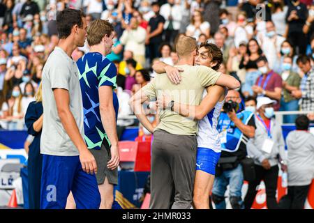 Armand 'Mondo' Duplantis (Men's Pole Vault) aus Schweden tritt an und wird von Sam Kendricks aus den USA während der IAAF Wanda Diamond League, Stockfoto