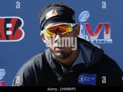 Los Angeles, USA. 11th. Februar 2022. Cincinnati Bengals Tyler Boyd spricht am Freitag, den 11. Februar 2022, bei einer Medienverfügbarkeit vor dem Super Bowl LVI im Drake Stadium der UCLA in Los Angeles. Foto von John Angelillo/UPI Credit: UPI/Alamy Live News Stockfoto