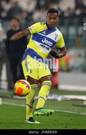 Turin, Italien, 10th. Februar 2022. Alex Sandro von Juventus während des Coppa Italia-Spiels im Allianz-Stadion in Turin. Bildnachweis sollte lauten: Jonathan Moscrop / Sportimage Stockfoto