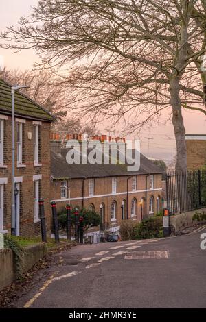 Häuser auf Windmill Hill Gravesend Kent at Dusk im Winter Stockfoto