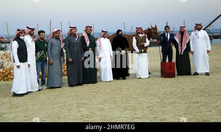 Doha, Katar. 11th. Februar 2022. Das Katara International Arabian Horse Festival (KIAHF) ist ein Weltklasse-Event und das größte Reitersportereignis, das von Katara (Katar) veranstaltet wird. Als eine der weltweit bestplatzierten Shows sind nur die besten Pferde teilnahmeberechtigt. Katar hat bereits 29 internationale Shows und Meisterschaften für reinrassige Araber veranstaltet. (Foto: Sidhik Keerantakath/Pacific Press) Quelle: Pacific Press Media Production Corp./Alamy Live News Stockfoto