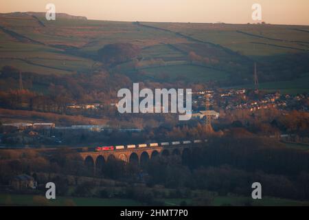 15/02/2019 Chapel Milton Viaduct, Chinley, Hope Valley, Derbyshire 60017 6F05 1610 Tunstead - Lostock Stone Stockfoto