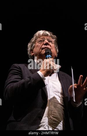 Frankreich, Rennes, 2022-02-08. Treffen der Abgeordneten Eric Coquerel und Clementine Autin von La France Insoumise in Rennes als Teil des präsidenten von Jean-Luc Melenchon Stockfoto