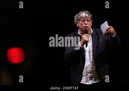 Frankreich, Rennes, 2022-02-08. Treffen der Abgeordneten Eric Coquerel und Clementine Autin von La France Insoumise in Rennes als Teil des präsidenten von Jean-Luc Melenchon Stockfoto