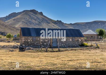 Ein Land der Steine, Taşeli Plateau. Das Taşeli-Plateau ist ein karstisches Plateau, das sich zwischen den Provinzen Antalya und Mersin in der Mittelmeerregion Ou erhebt Stockfoto