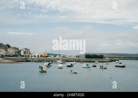 Muxia, eine kleine Küstenstadt und Touristenziel an der Küste des Todes, La Coruna, Galicien, Spanien. Hochwertige Fotos Stockfoto