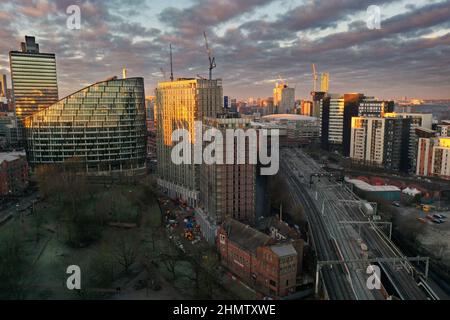 Sonnenaufgang im Stadtzentrum von Manchester Stockfoto