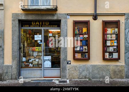 Außen- und Schaufenster des Antiquariatshauses Gatto in der Via San Francesco da Paola in der Altstadt von Turin, Piemont, Italien Stockfoto