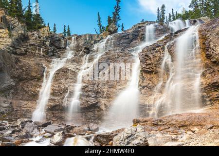 Die Wasserfälle „Tangle Creek“ in den felsigen Bergen kanadas Stockfoto