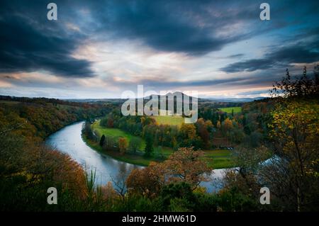 Scott's View ist ein Aussichtspunkt in den Scottish Borders, der über den River Tweed bei Bemersyde in Richtung Eildon Hills blickt. Scottish Borders, Schottland Stockfoto