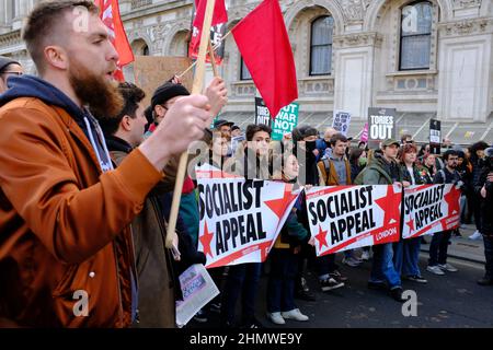 LONDON - 12th. FEBRUAR 2022: Demonstration der Volksversammlung gegen die tory Regierung und ihre Handhabung der Lebenshaltungskosten Krise. Stockfoto