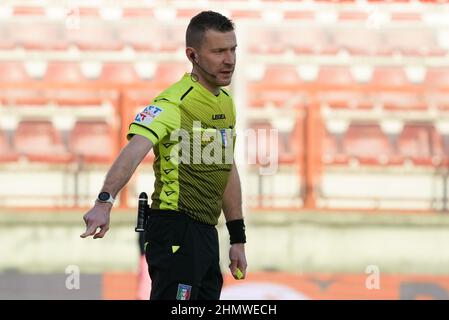 Perugia, Italien. 12th Feb, 2022. serra marco (Arbitro) während AC Perugia vs Frosinone Calcio, Italienisches Fußballspiel der Serie B in Perugia, Italien, Februar 12 2022 Quelle: Independent Photo Agency/Alamy Live News Stockfoto