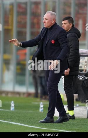 Perugia, Italien. 12th Feb, 2022. massimiliano alvini (allenatore perugia calcio) während AC Perugia gegen Frosinone Calcio, Italienisches Fußballspiel der Serie B in Perugia, Italien, Februar 12 2022 Quelle: Independent Photo Agency/Alamy Live News Stockfoto