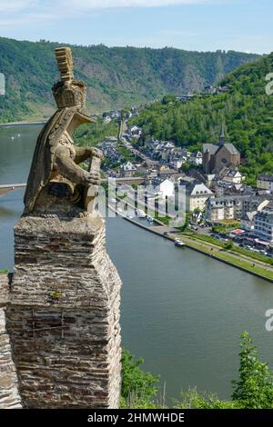 Landschaft rund um Cochem, eine Stadt an der Mosel in Rheinland-Pfalz, Deutschland, im Sommer Stockfoto