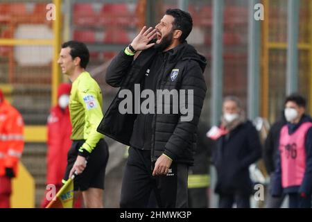 Perugia, Italien. 12th Feb, 2022. grosso fabio (allenatore frosinone calcio) während AC Perugia gegen Frosinone Calcio, Italienisches Fußballspiel der Serie B in Perugia, Italien, Februar 12 2022 Quelle: Independent Photo Agency/Alamy Live News Stockfoto