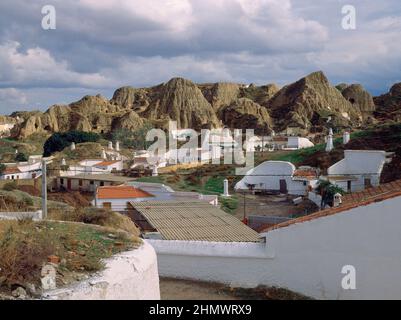 CUEVAS TROGLODITAS Y VIVIENDAS EN LA LADERA DE JABALCON. Lage: AUSSEN. Guadix. GRANADA. SPANIEN. Stockfoto