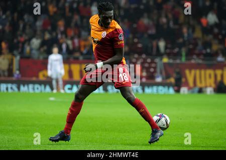 ISTANBUL, TÜRKEI - 12. FEBRUAR: Bafetimbi Gomis von Galatasaray während des türkischen Super Lig-Spiels zwischen Galatasaray und Kayserispor am 12. Februar 2022 im Nef-Stadion in Istanbul, Türkei (Foto: Orange Pictures) Stockfoto