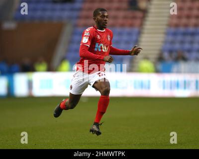 Charlton Athletic's Daniel Kanu während des Sky Bet League One-Spiels im DW Stadium, Wigan. Bilddatum: Samstag, 12. Februar 2022. Stockfoto