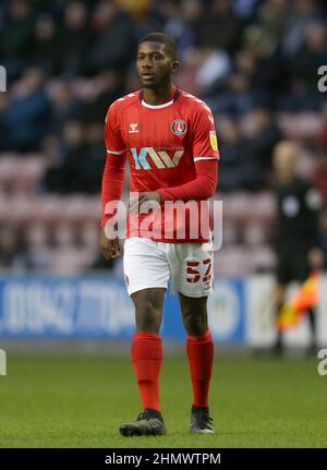 Charlton Athletic's Daniel Kanu während des Sky Bet League One-Spiels im DW Stadium, Wigan. Bilddatum: Samstag, 12. Februar 2022. Stockfoto