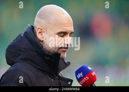 Manchester City Manager Pep Guardiola beim Premier League-Spiel in der Carrow Road, Norwich. Bilddatum: Samstag, 12. Februar 2022. Stockfoto