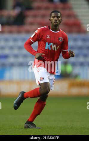 Charlton Athletic's Daniel Kanu während des Sky Bet League One-Spiels im DW Stadium, Wigan. Bilddatum: Samstag, 12. Februar 2022. Stockfoto