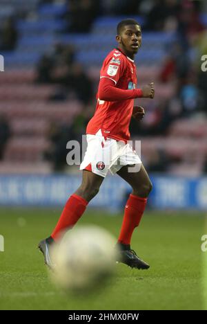 Charlton Athletic's Daniel Kanu während des Sky Bet League One-Spiels im DW Stadium, Wigan. Bilddatum: Samstag, 12. Februar 2022. Stockfoto