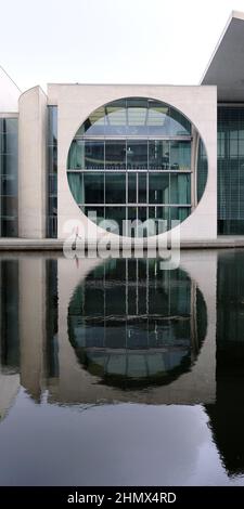 Berlin, 31. Januar 2022, Ansicht des Marie-Elisabeth-Lüders-Hauses, in dem sich die Bibliothek des Bundestages befindet. Stockfoto