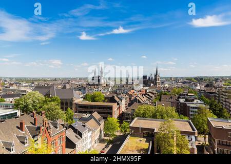 Die Skyline von Aachen mit Dom und Rathaus Stockfoto