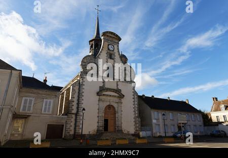 Die Kirche Saint-Pierre de Maintenon ist im Barockstil und wurde im 12th. Jahrhundert erbaut. Wartung. Frankreich. Stockfoto