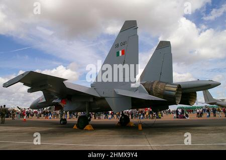 Indische Luftstreitkräfte Sukhoi Su-30MKI Kampfflugzeug, Luftüberlegenheitsjäger. Su30 Flanker H Russian designed, auf der RIAT, RAF Fairford Stockfoto