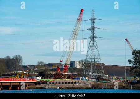 Denham, Buckinghamshire, Großbritannien. 12th. Februar 2022. Eine Haul-Straße für HS2 wird über dem Wasser im Denham Quarry gebaut. Quelle: Maureen McLean/Alamy Stockfoto